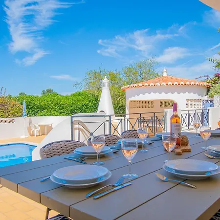 65 Vale Do Milho Vila *